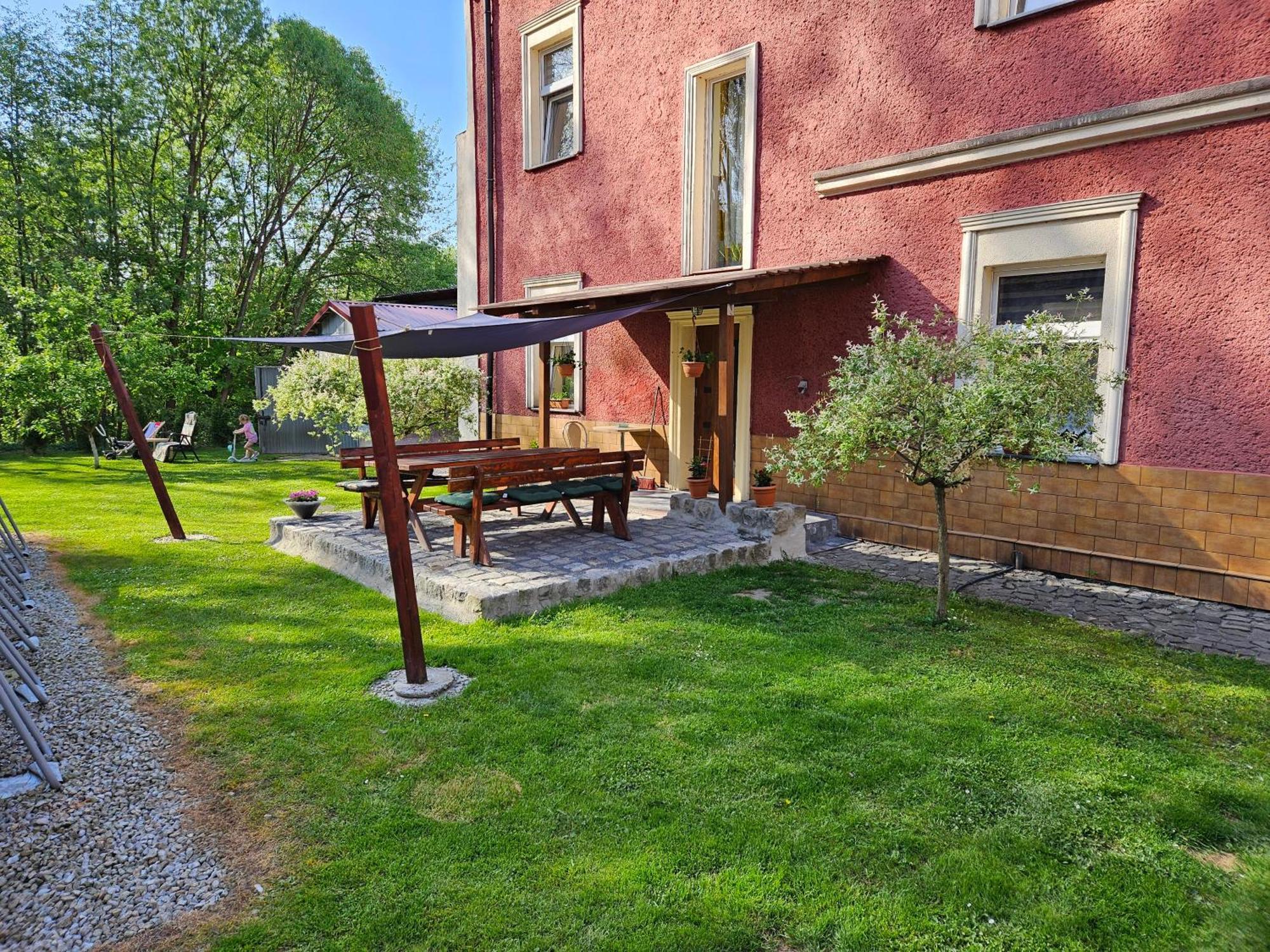 Hotel Gosciniec W Starym Mlynie à Biala Prudnicka Extérieur photo